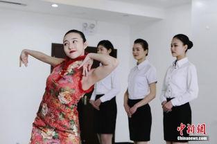 美女爆料空乘视频,美女爆料视频引发热议